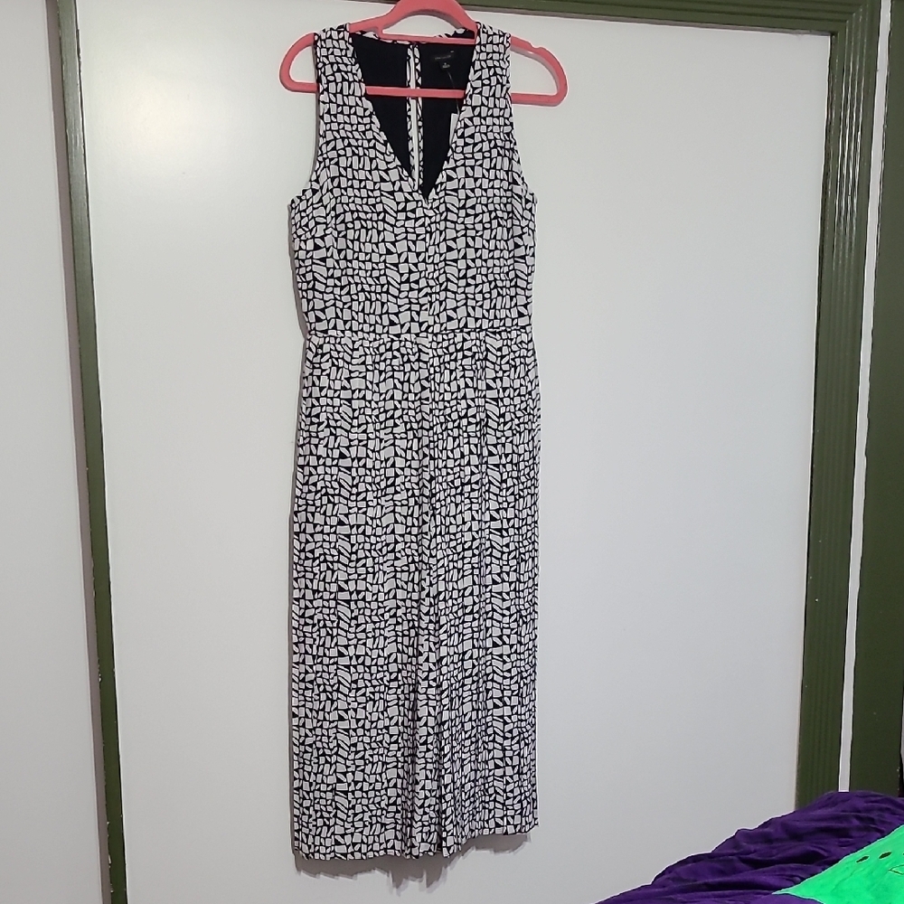 Black and White Sleeveless Dress